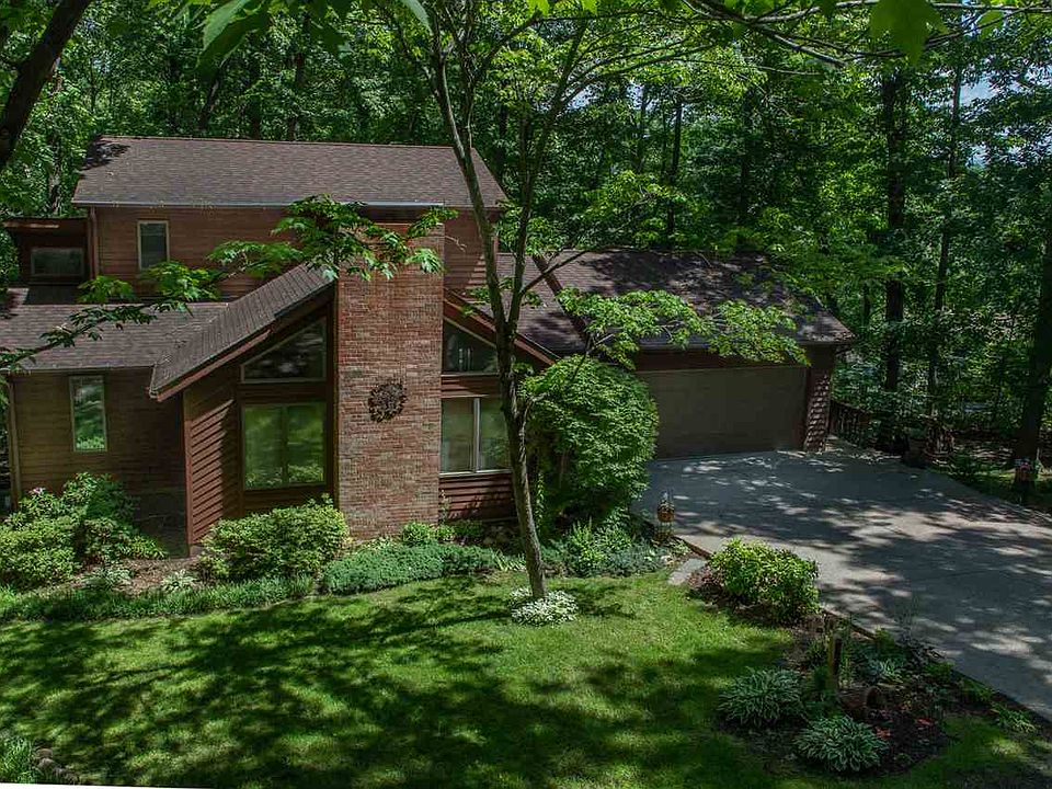1st image of 221 Rhododendron Ct
