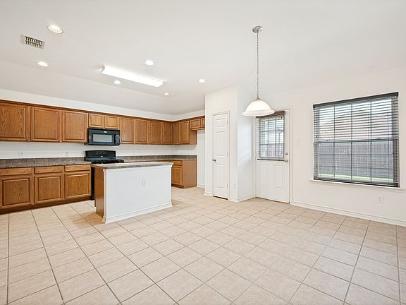 2nd image of 2683 Lake Ridge Dr