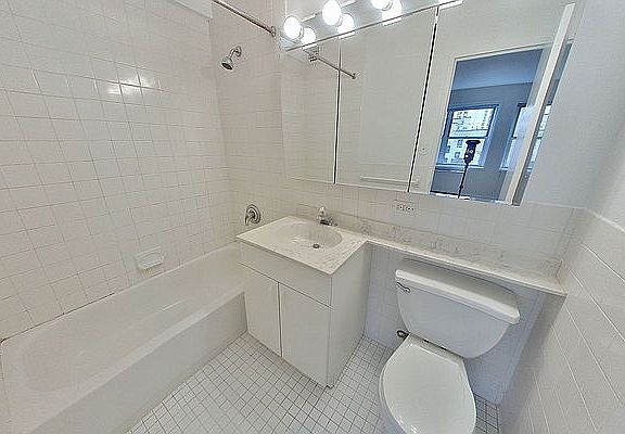 5th image of 1470 1st Ave APT 2D