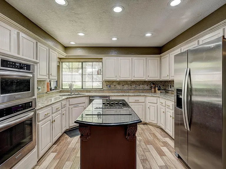 1409 Folkstone Rd — Photo 9