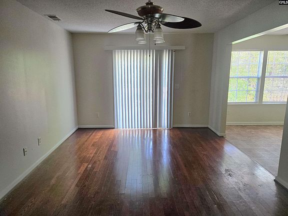 3rd image of 120 Curvewood Rd