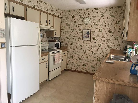 2nd image of 1841 S Daytona Ave