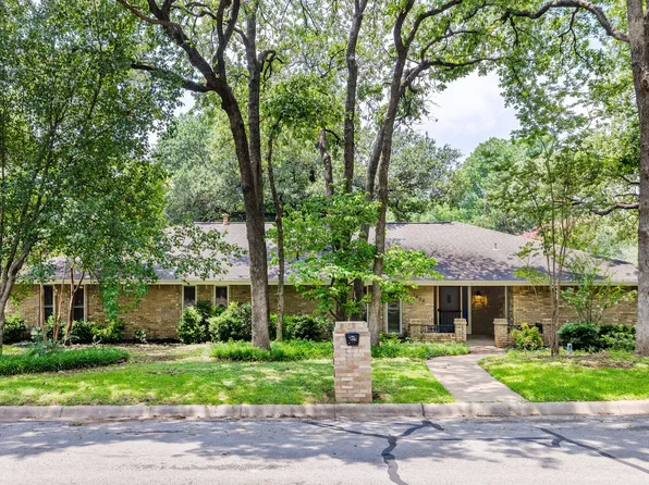 1406 Shady Creek Dr, Euless, TX 76040