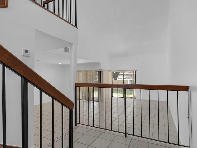 6118 SW 127th Pl — Photo 8