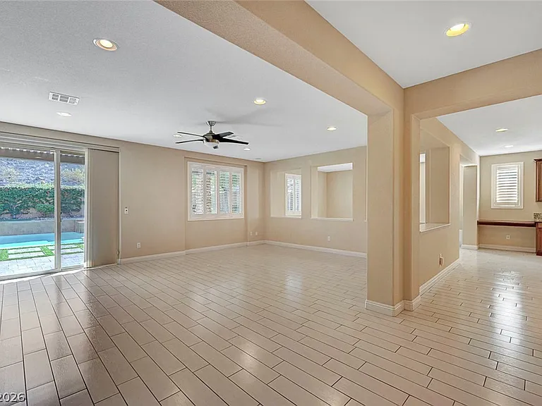 2953 Green Falls Ave — Photo 9