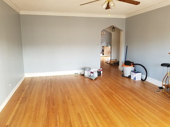 3rd image of 6119 N Fairfield Ave APT 3