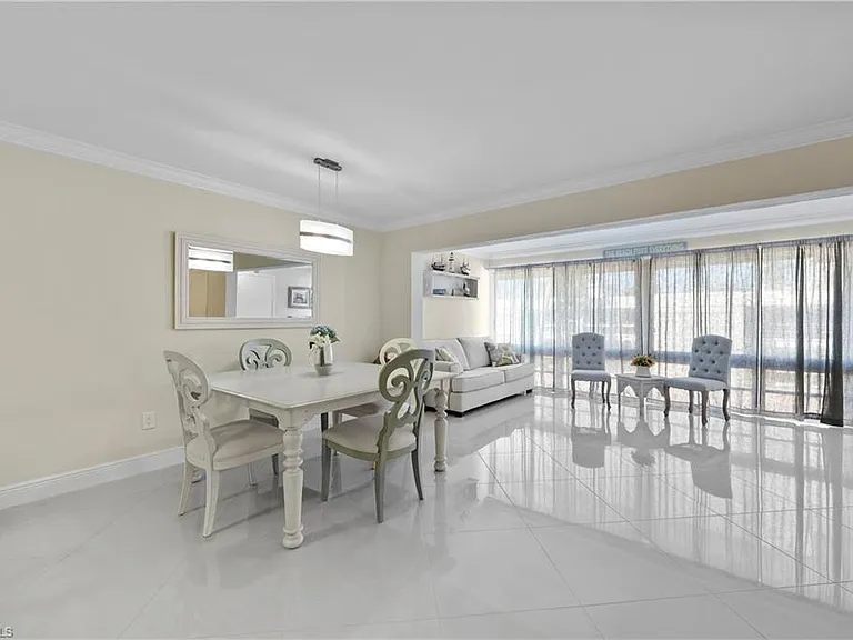 2100 Gulf Shore Blvd N #212 — Photo 10