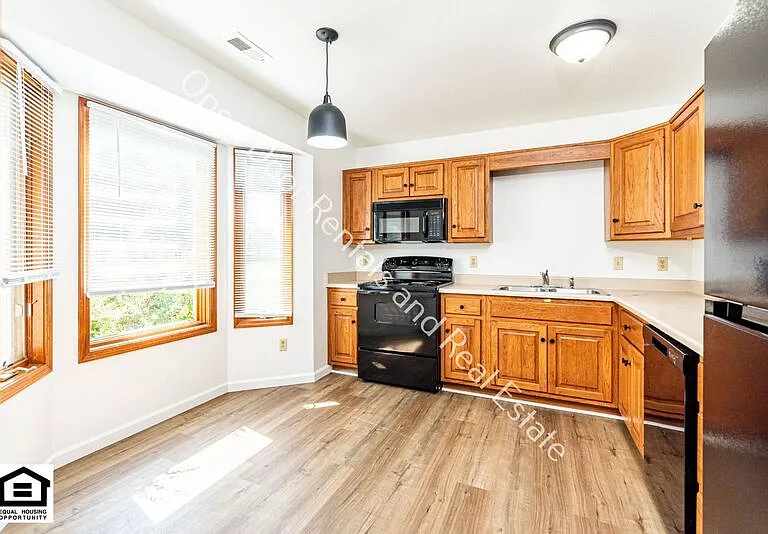 1525 Flagstone Dr — Photo 7