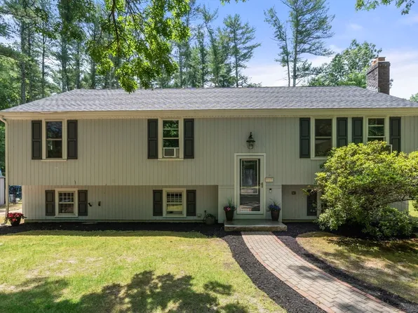 424 Summer St, Duxbury, MA 02332