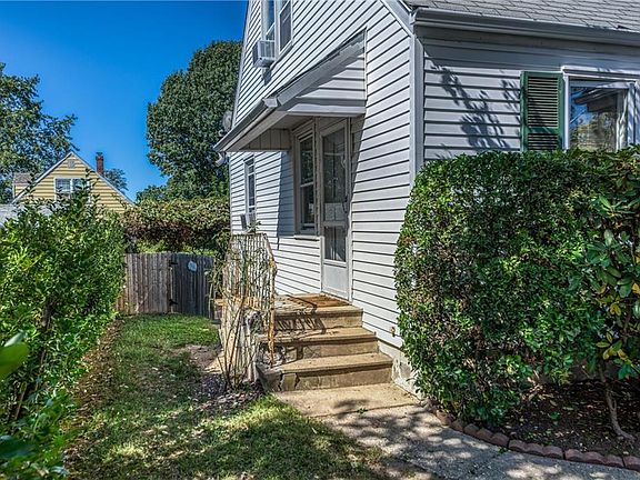 4th image of 84 Hillcrest Ave