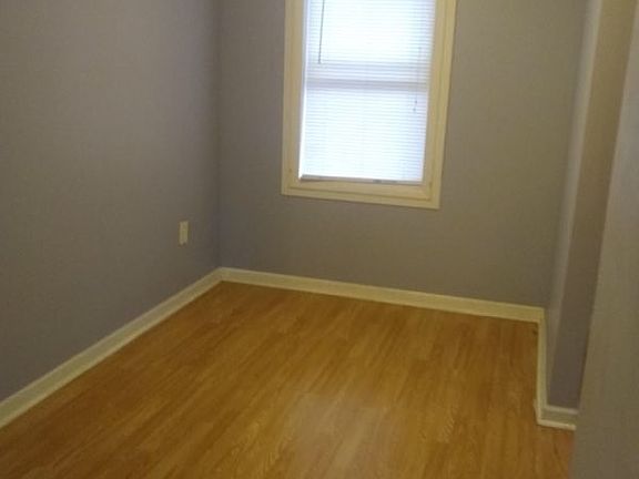 3rd image of 6449 N Newark Ave #1R