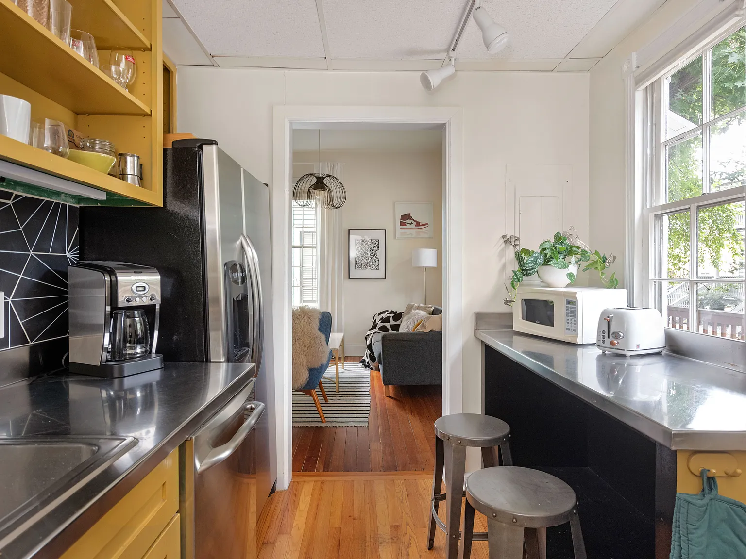 1 bed, 750 sqft, $2,500 — Photo 2