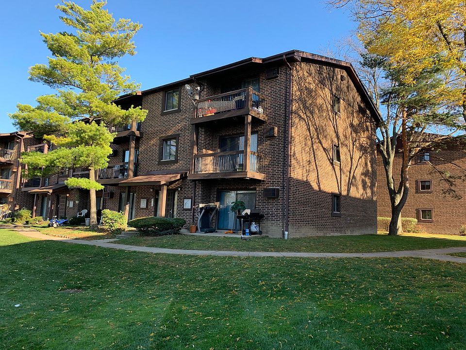 1st image of 1535 N Winslowe Dr #2B