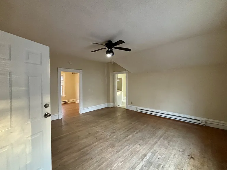 320 Augusta Ave SE #2 — Photo 6