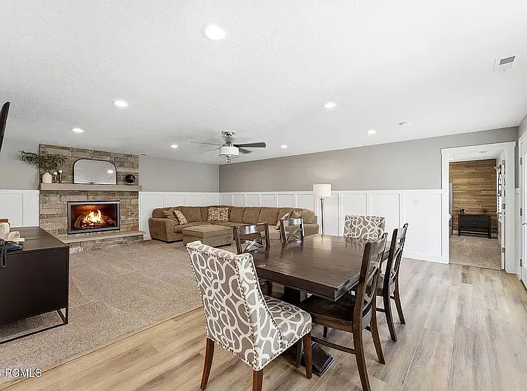 5 bed, 2828 sqft, $1,590 — Photo 1