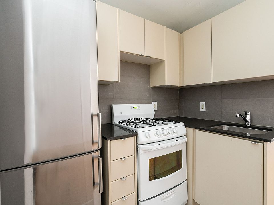 1st image of 160 Huron St #1B-1Ba-421Sqft