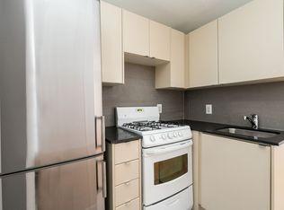 160 Huron St #1B-1BA-421SQFT, Toronto, ON M5T2B5