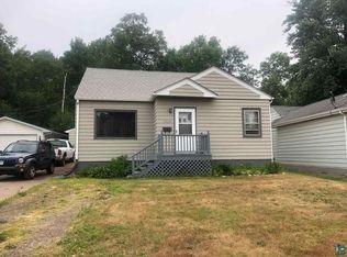 2034 Woodland Ave, Duluth, MN 55803