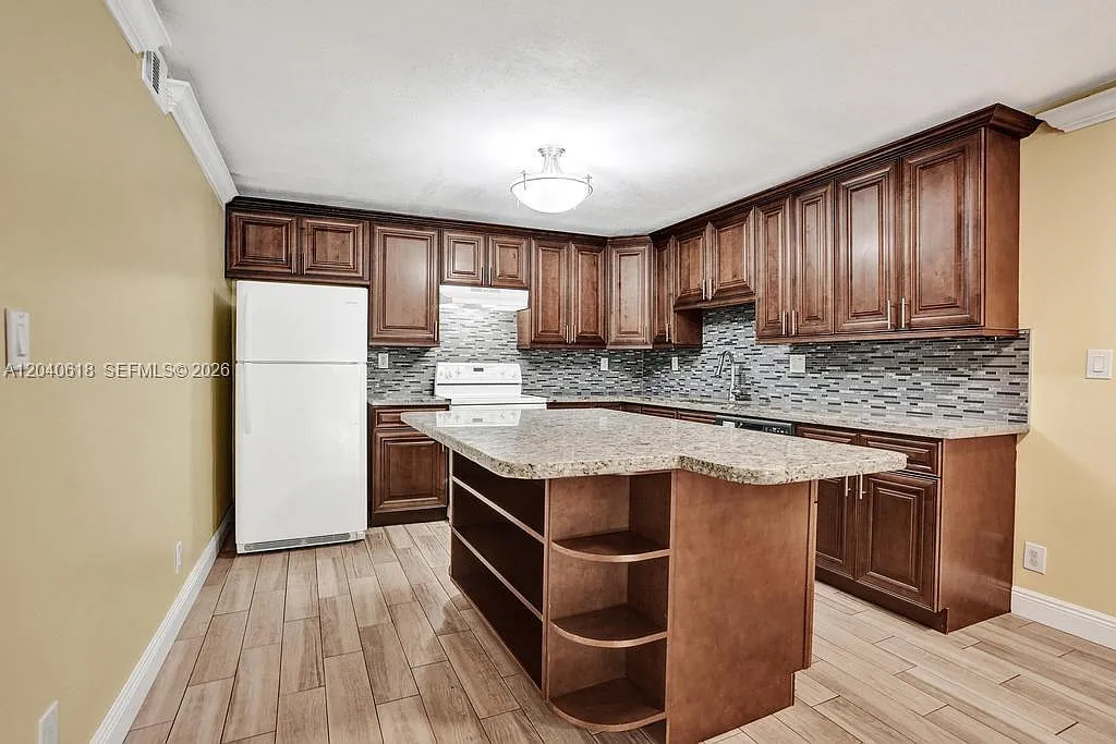 Ramblewood East Condo — Photo 3
