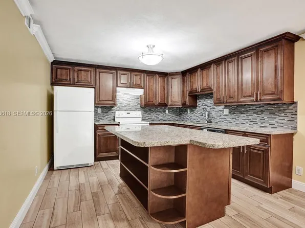 4114 NW 88th Ave APT 102, Pompano Beach, FL 33065