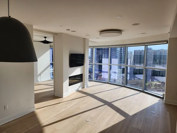 333 W Trade St Unit 1307, Charlotte, NC 28202