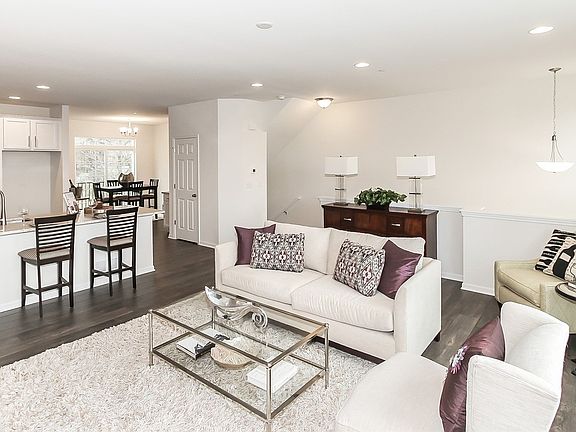 4th image of 2525 Huntleigh Ln #2.03