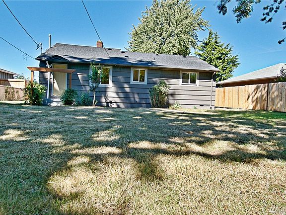 3rd image of 1008 E 52nd St