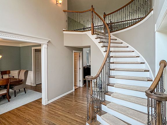 3rd image of 5572 Chancery Rd