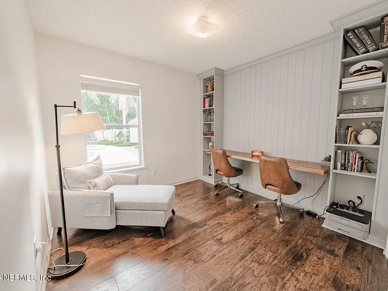 511 Chancellor Dr E — Photo 26