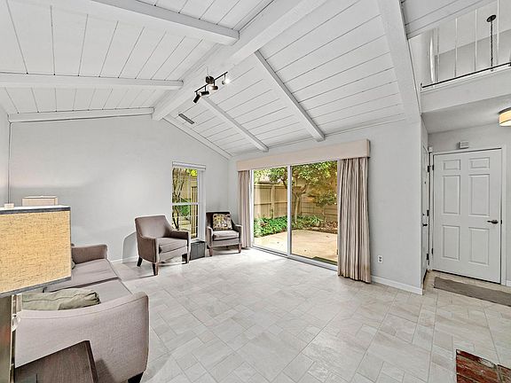 3rd image of 8189 Rose Vine Ln