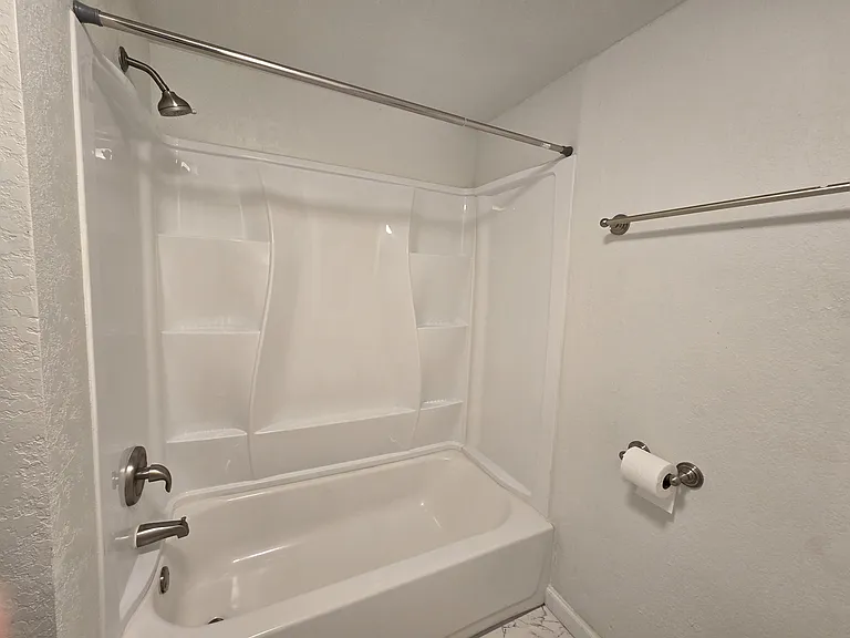 108 W Ash Ave #1/2 — Photo 9