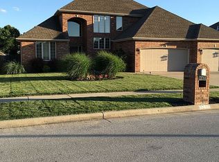 3244 W High Point St, Springfield, MO 65810