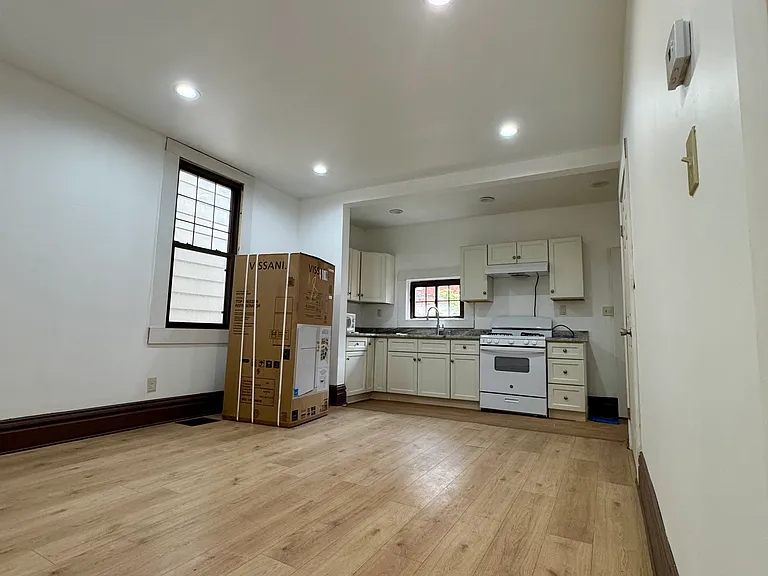 5112 Chaplain Way — Photo 4