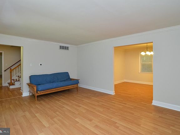 4th image of 10155B Cross Creek Pl