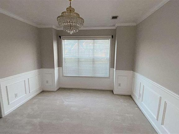 3rd image of 3205 Haleys Way SE