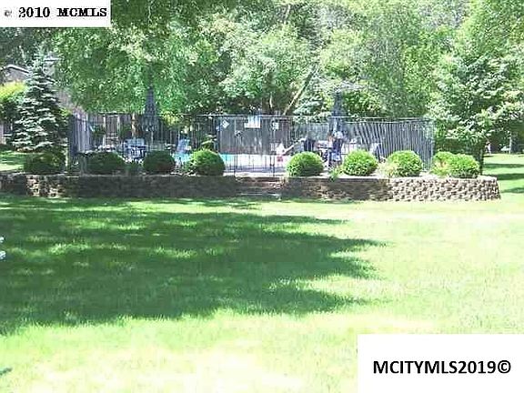 2nd image of 6 S Willowgreen Ct
