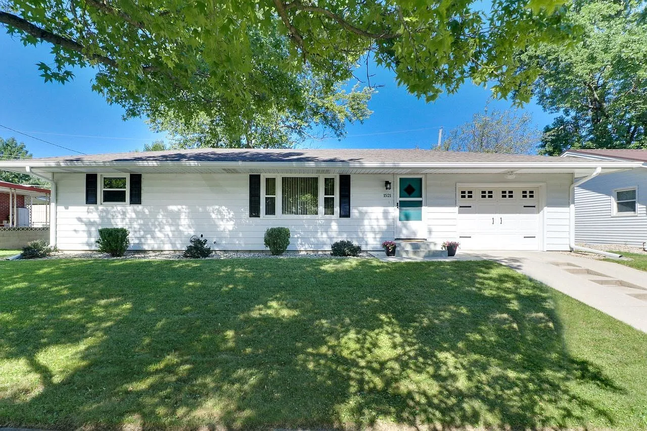 1521 Julie Dr photo 1