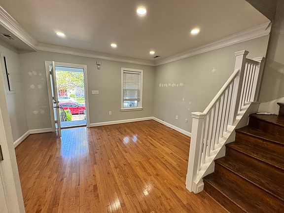 3rd image of 339 13th St SE