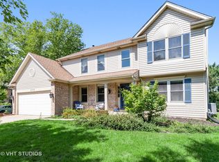 2780 Carriage Way, Aurora, IL 60504