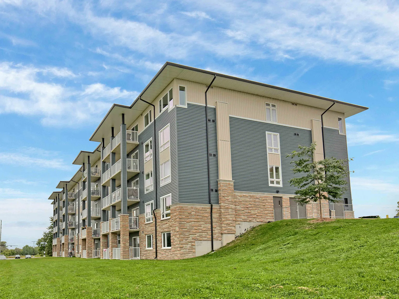 Ridgeway Suites Apartments — Photo 3