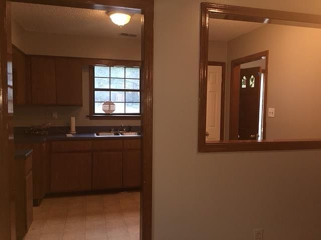2nd image of 4195 Hickory Grove Dr