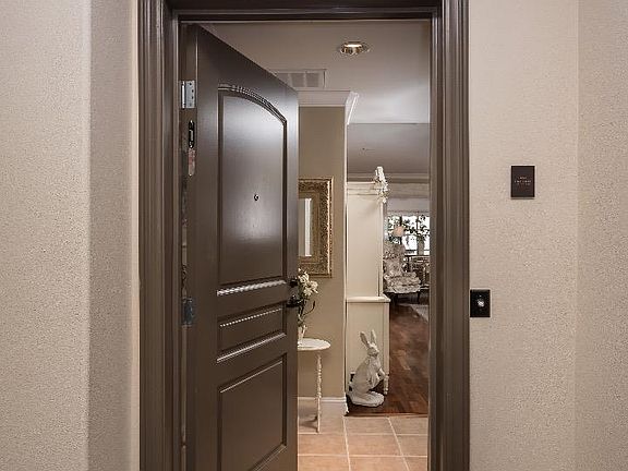 2nd image of 633 Elm St APT 115