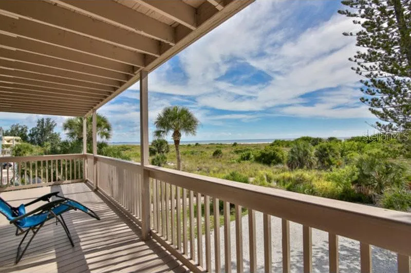 2 bed, 2.0 bath, 1363 sqft, $8,000 — Photo 2