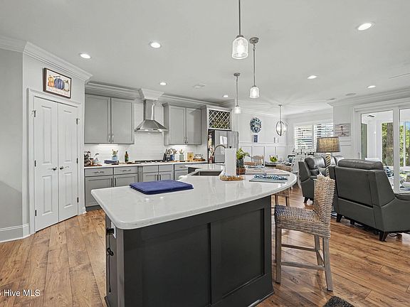 3rd image of 620 Eastwood Park Road Unit 9b