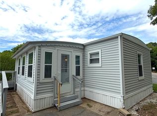 27 Woodward Rd Trlr 14, Lincoln, RI 02865