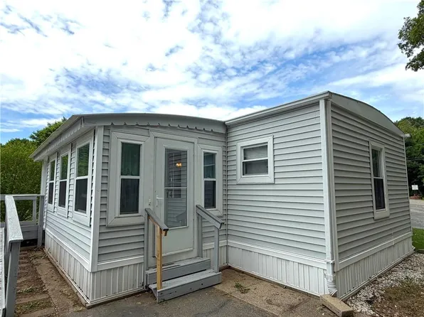 27 Woodward Rd Trlr 14, Lincoln, RI 02865