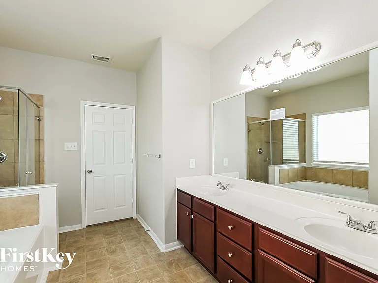 14902 Holland Grove Ct — Photo 10