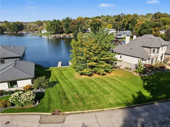 115 Bayview Ter, Akron, OH 44319