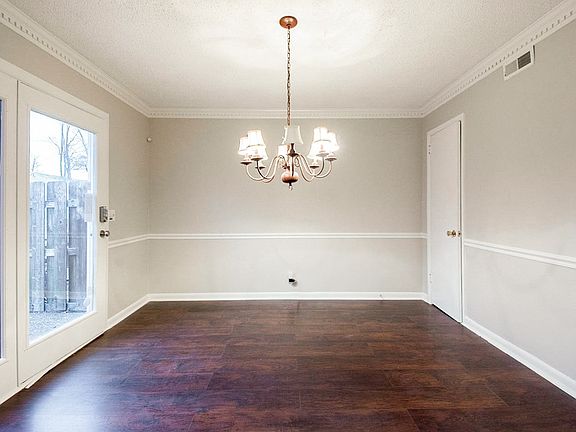 4th image of 5600 Country Dr APT 313
