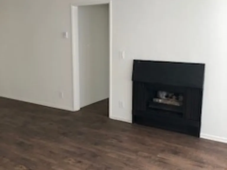 1820 S Bentley Ave — Photo 14